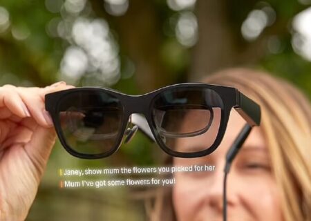 زیرنویس لحظه‌ای مکالمات با یک عینک هوشمند
